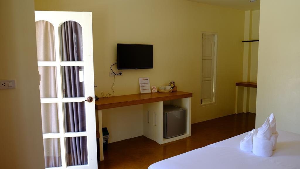 Wangpla Villa Resort Nakhon Sawan Phòng bức ảnh
