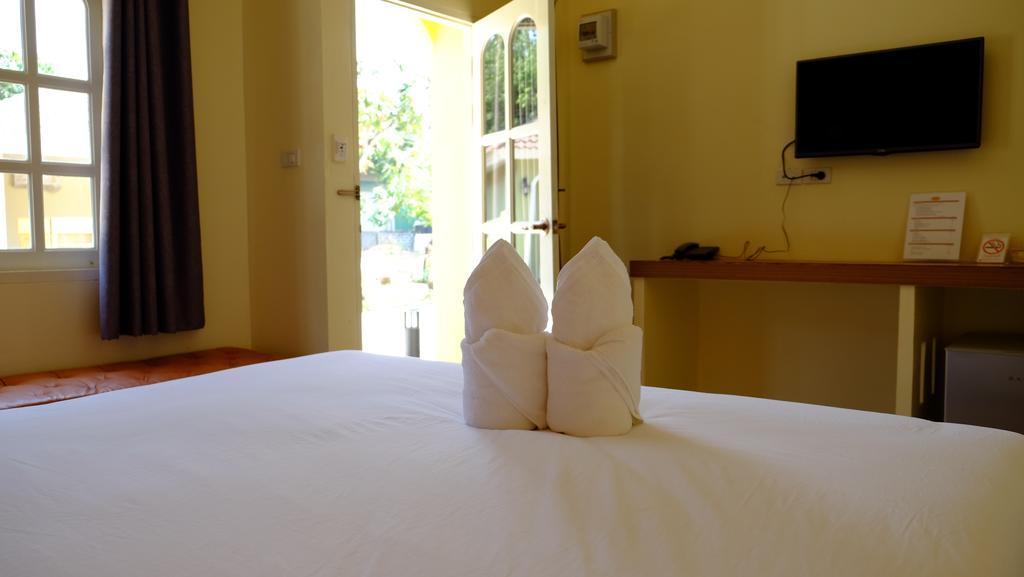 Wangpla Villa Resort Nakhon Sawan Phòng bức ảnh