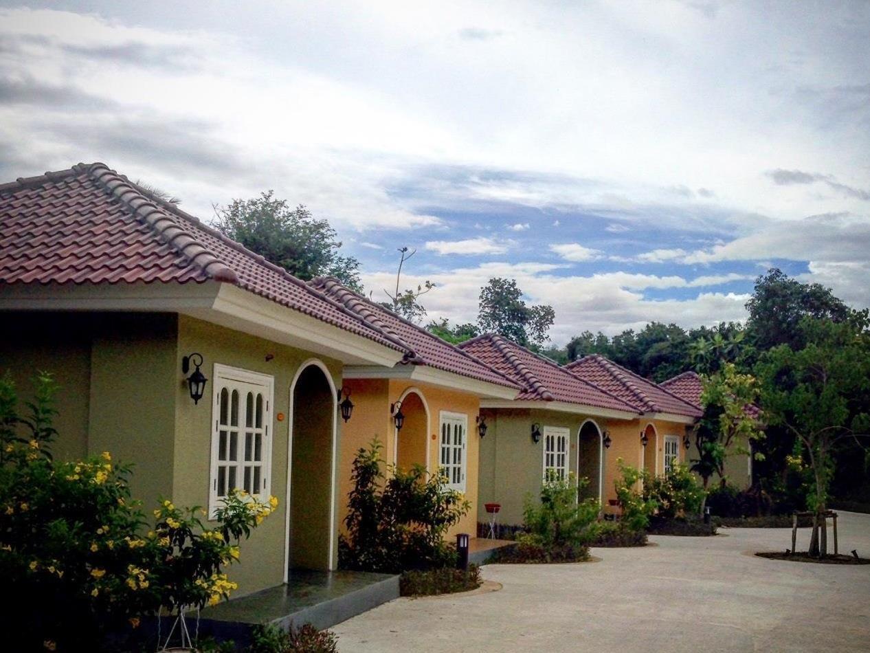 Wangpla Villa Resort Nakhon Sawan Ngoại thất bức ảnh
