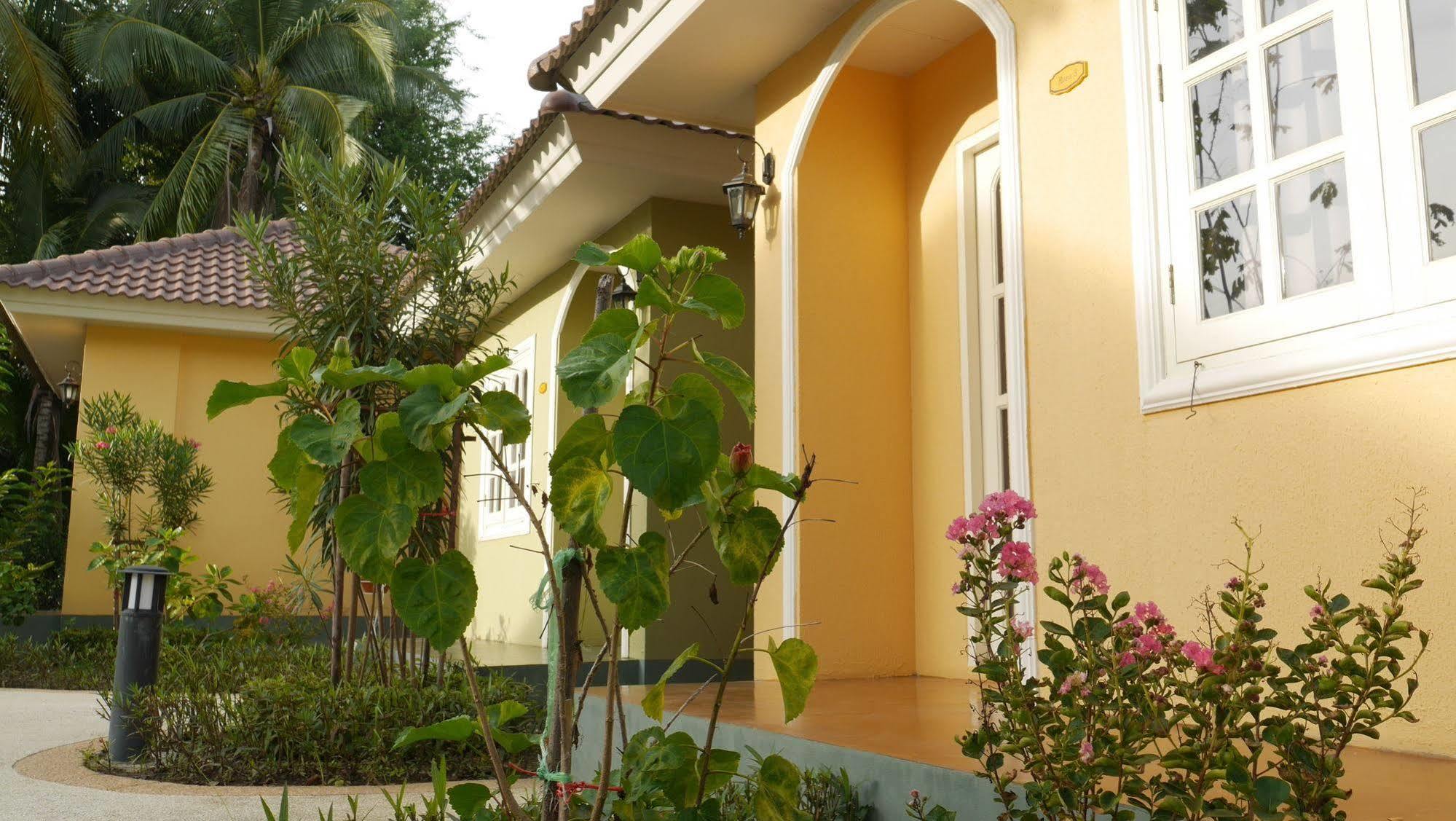 Wangpla Villa Resort Nakhon Sawan Ngoại thất bức ảnh